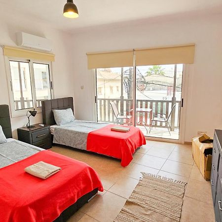 Sky Line City Apartment, 150M From Chabad Lubavitch Larnaca Luaran gambar