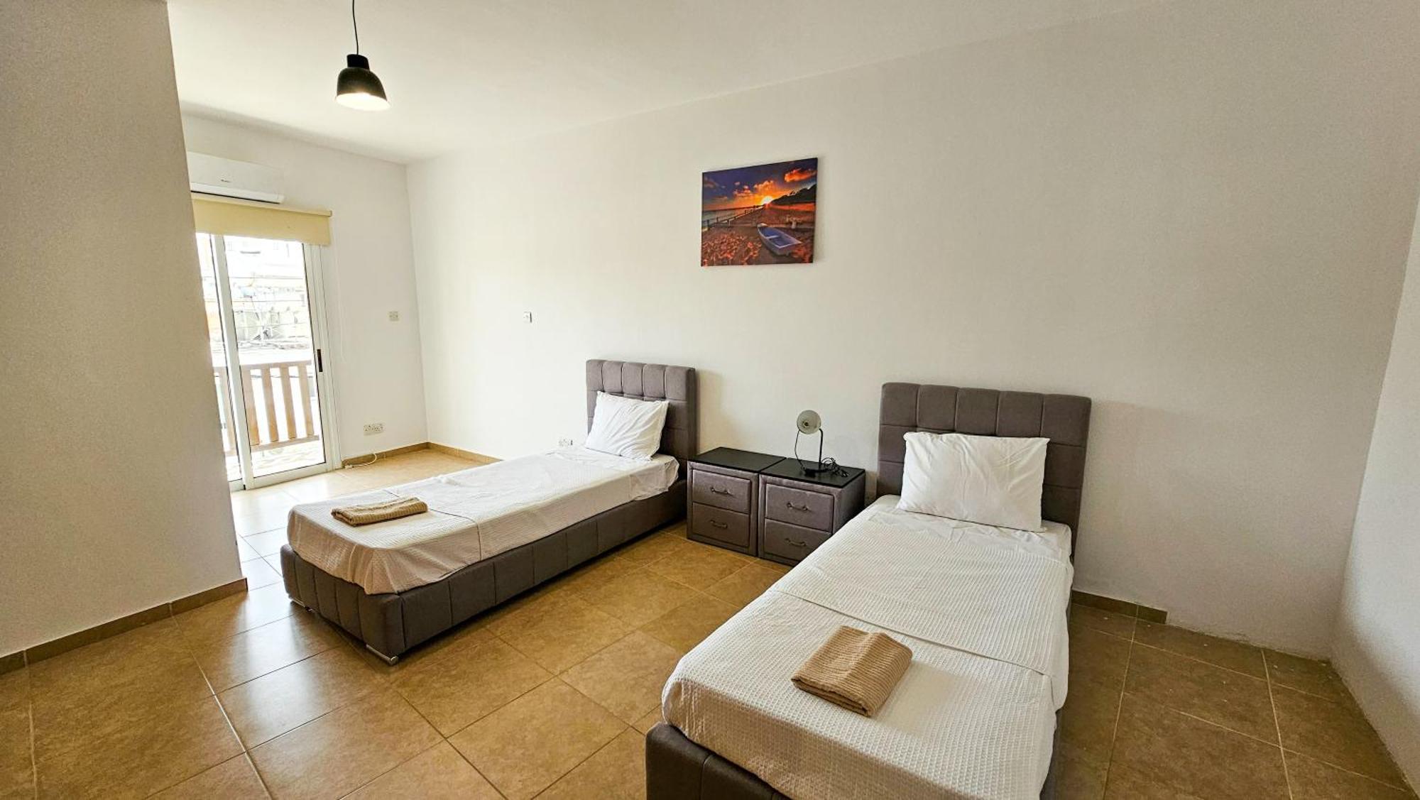 Sky Line City Apartment, 150M From Chabad Lubavitch Larnaca Luaran gambar